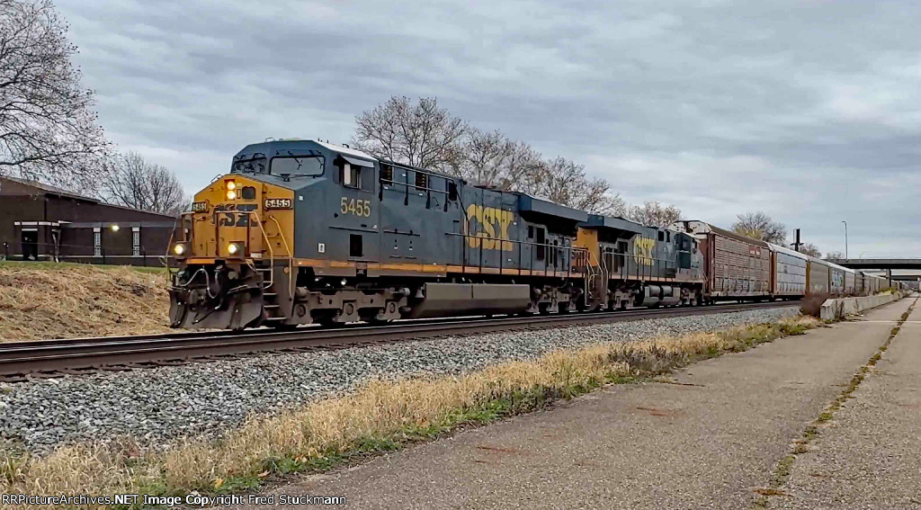 CSX 5455 leads M224.